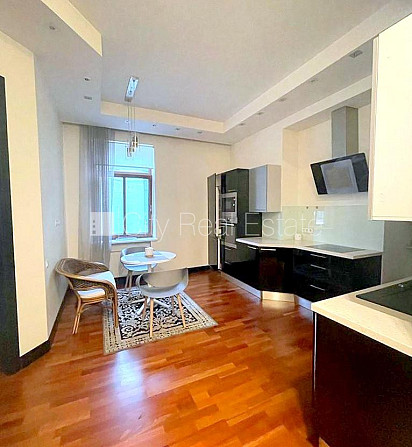 Projekts - J5, fasādes māja, renovēta māja, labiekārtots apzaļumots pagalms, bruģēts Rīga - foto 1