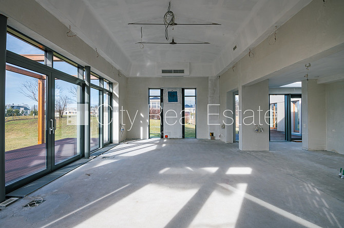Privātmāja, jaunceltne, labiekārtota apzaļumota teritorija 1600 m2, teritorijas iebrauktuves Jūrmala - foto 5