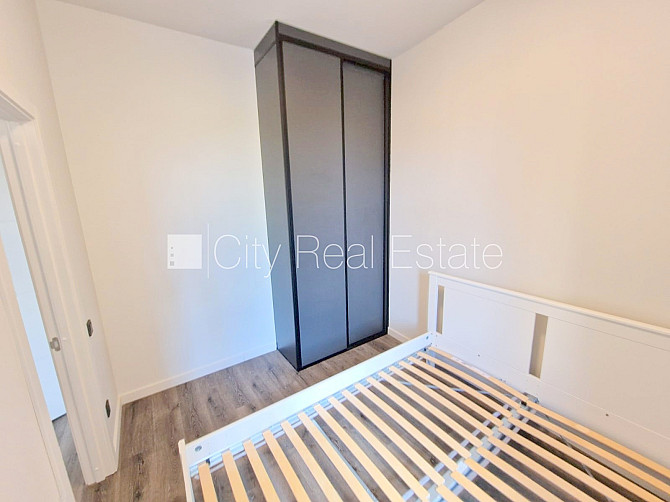 Jaunceltne, bezmaksas stāvvieta pagalmā, ir lifts, terase, guļamistabu skaits 1 gab., viena Rīga - foto 13
