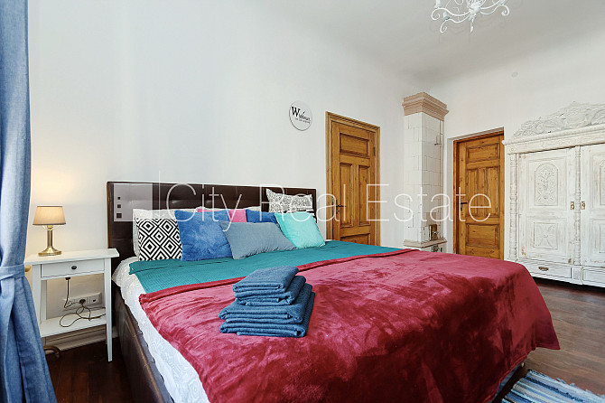 Fasādes māja, ieeja no ielas, mansards, sauna, caurstaigājamas izolētas istabas, augstie Rīga - foto 2