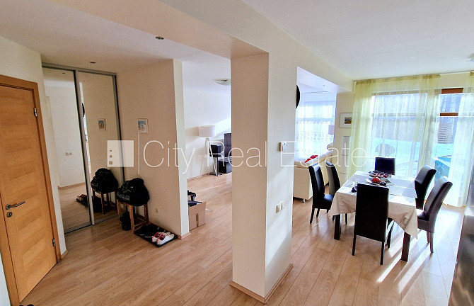 Fasādes māja, renovēta māja, slēgts pagalms, ieeja no ielas, ir lifts, kāpņu telpa pēc Rīga - foto 9