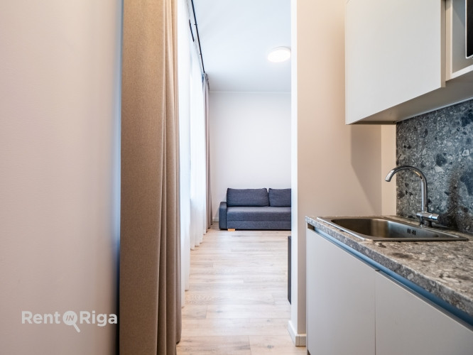 Mēbelēts Studio dzīvoklis Rīgas Centrā.  Tas atrodās restaurētā vēsturiskā jūgendstila Rīga - foto 1