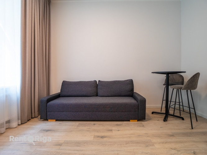 Mēbelēts Studio dzīvoklis Rīgas Centrā.  Tas atrodās restaurētā vēsturiskā jūgendstila Rīga - foto 4