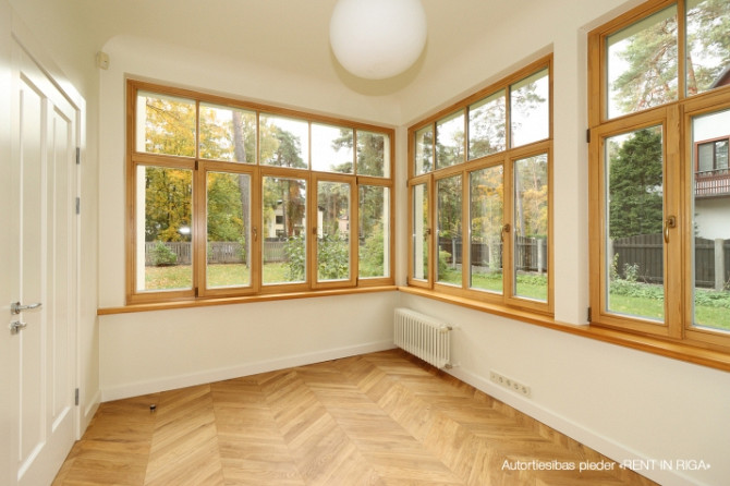 Izīrē skaistu, klasisku Mežaparka māju, kas apvieno elegantu funkcionalitāti un mājīgu Rīga - foto 8