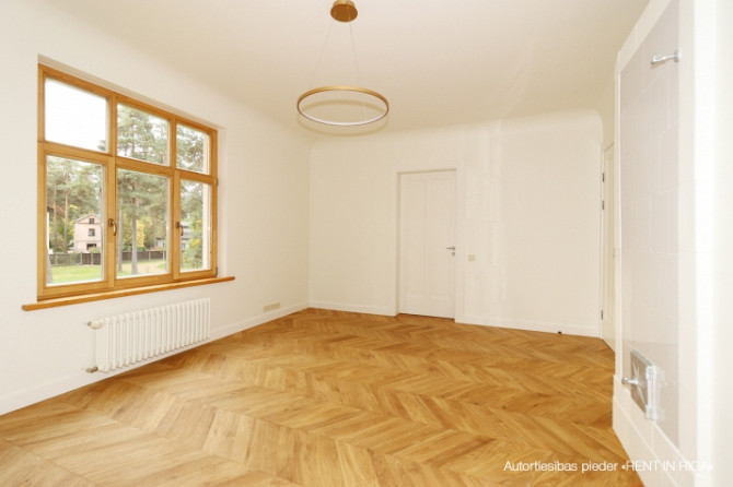Izīrē skaistu, klasisku Mežaparka māju, kas apvieno elegantu funkcionalitāti un mājīgu Rīga - foto 4