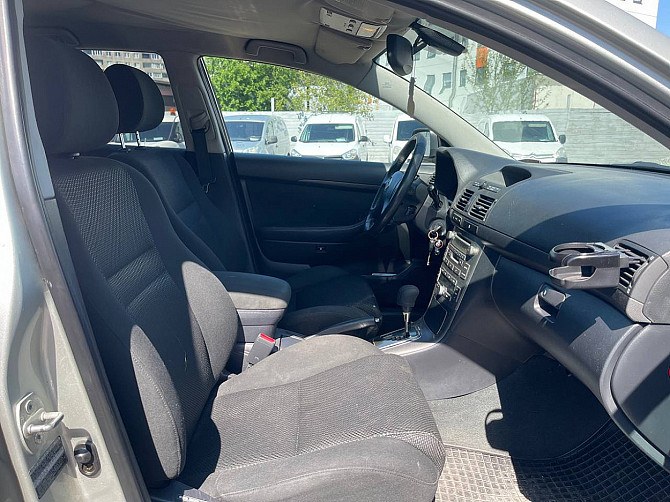 Toyota Avensis Linea Sol ATM 2.0 108kW Tallina - foto 6