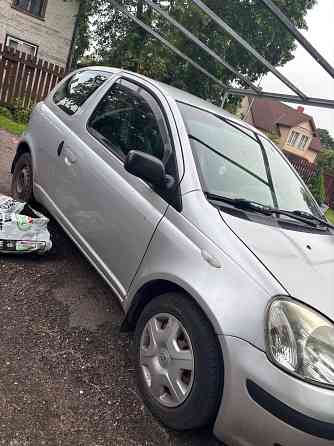 Продам Экономную Tayotu Yaris 2004/1.3 Юрмала