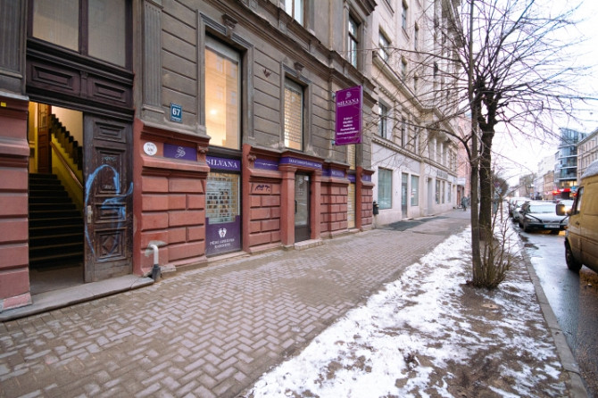 iznomā plašu komerctelpu 2 stāvos Tiek iznomātas plašas komerctelpas divos stāvos.  Telpas Rīga - foto 4