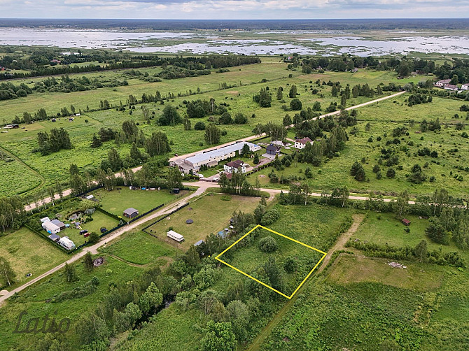 Pārdod zemes gabalu privātmājas vai vasarnīcas būvniecībai Mārupes novadā  Straupciemā Rīgas rajons - foto 1