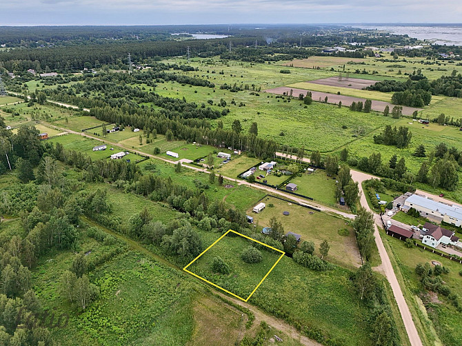 Pārdod zemes gabalu privātmājas vai vasarnīcas būvniecībai Mārupes novadā  Straupciemā Rīgas rajons - foto 2