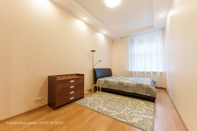 Īrei pieejams silts un plašs 2- istabu dzīvoklis Rīgas centrā.   Ērts plānojums, kas sastāv Rīga - foto 8