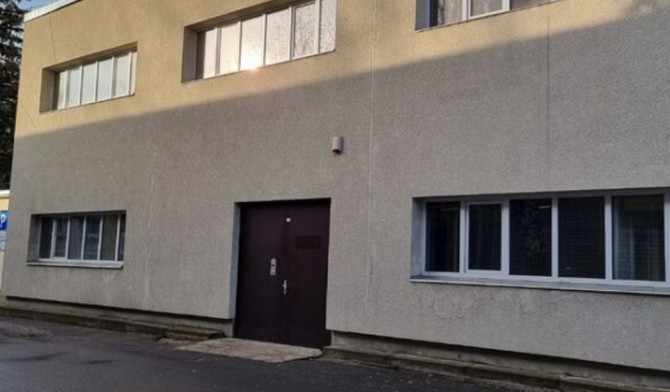 Iznomā divstāvu ēku komercdarbībai  Piemērota ražošanai, darbnīcai, noliktavai, birojam vai Rīga - foto 1