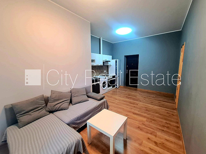 Koka māja, fasādes māja, slēgts pagalms, beletāža, kāpņu telpa pēc kapitālā remonta, Rīga - foto 9