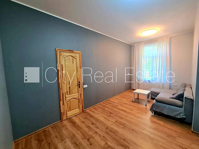 Koka māja, fasādes māja, slēgts pagalms, beletāža, kāpņu telpa pēc kapitālā remonta, Rīga - foto 8