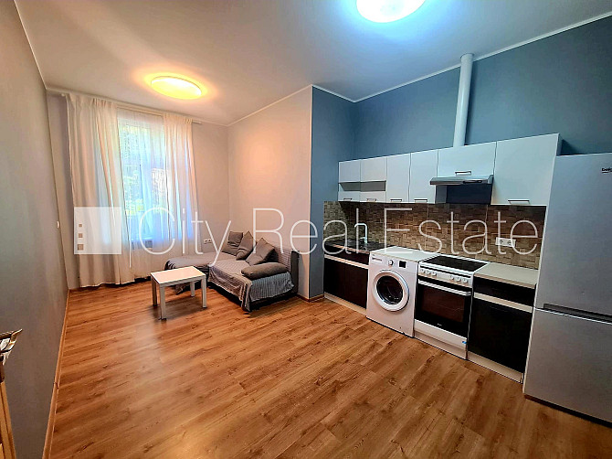 Koka māja, fasādes māja, slēgts pagalms, beletāža, kāpņu telpa pēc kapitālā remonta, Rīga - foto 7
