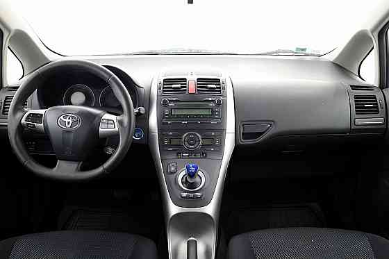 Toyota Auris Hybrid Facelift ATM 1.8 73kW Таллин