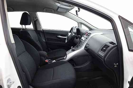 Toyota Auris Hybrid Facelift ATM 1.8 73kW Таллин