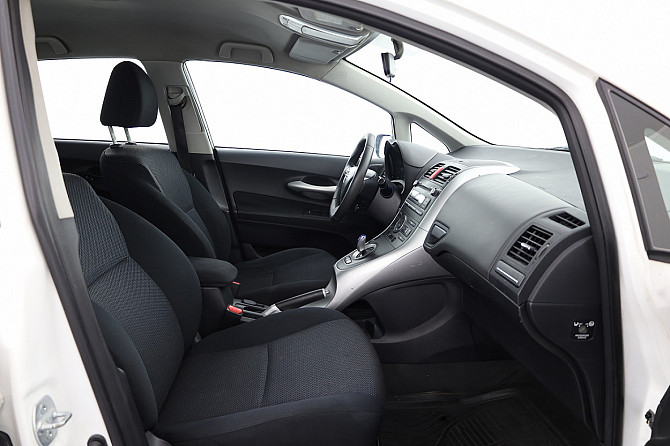 Toyota Auris Hybrid Facelift ATM 1.8 73kW Таллин - изображение 6