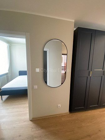 Fasādes māja, kāpņu telpa pēc kosmētiskā remonta, terase, logi vērsti uz pagalma pusi, Rīga - foto 2