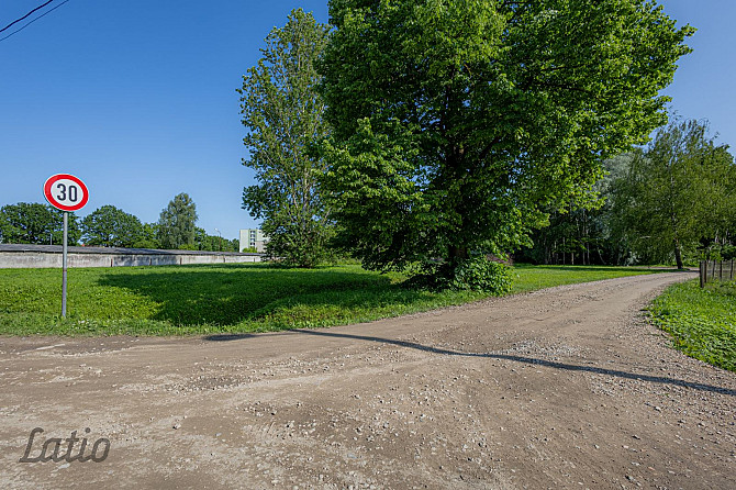 Piedāvājumā zemesgabals Jelgavas centrālajā daļā, klusā ielas posmā. 
Piebraukšana Jelgava un Jelgavas novads - foto 5