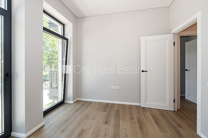 Projekts - Tal Residence, zeme īpašumā, rindu māja, monolīta betona sienas, pagrabstāvā Rīga - foto 13