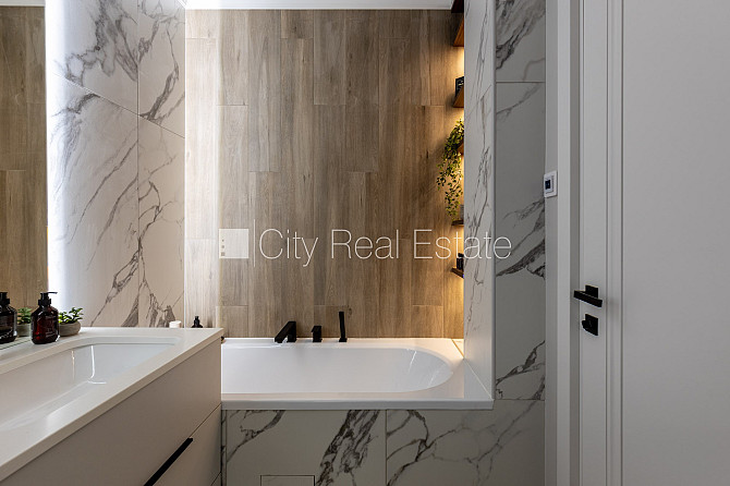 Projekts - Tal Residence, zeme īpašumā, rindu māja, monolīta betona sienas, pagrabstāvā Rīga - foto 5