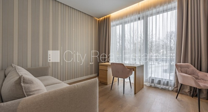 Restaurēta māja, ir lifts, kāpņu telpa pēc kapitālā remonta, guļamistabu skaits 2 gab., Rīga - foto 8