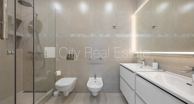 Restaurēta māja, ir lifts, kāpņu telpa pēc kapitālā remonta, guļamistabu skaits 2 gab., Rīga - foto 9