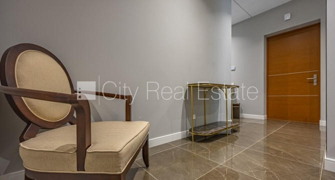 Restaurēta māja, ir lifts, kāpņu telpa pēc kapitālā remonta, guļamistabu skaits 2 gab., Rīga - foto 14