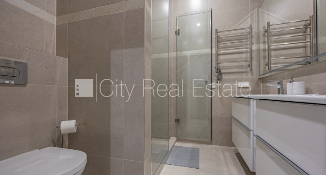 Restaurēta māja, ir lifts, kāpņu telpa pēc kapitālā remonta, guļamistabu skaits 2 gab., Rīga - foto 11