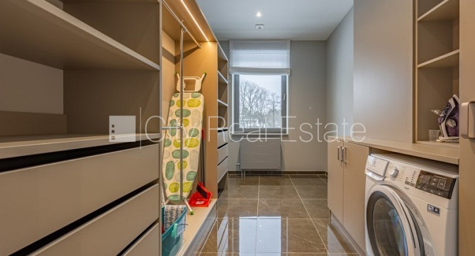 Restaurēta māja, ir lifts, kāpņu telpa pēc kapitālā remonta, guļamistabu skaits 2 gab., Rīga - foto 13