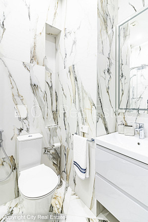 Renovēta māja, ir lifts, kāpņu telpa pēc kapitālā remonta, guļamistabu skaits 3 gab., Rīga - foto 13