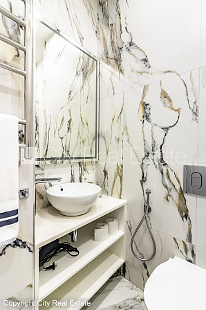 Renovēta māja, ir lifts, kāpņu telpa pēc kapitālā remonta, guļamistabu skaits 3 gab., Rīga - foto 16