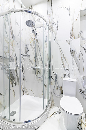 Renovēta māja, ir lifts, kāpņu telpa pēc kapitālā remonta, guļamistabu skaits 3 gab., Rīga - foto 12