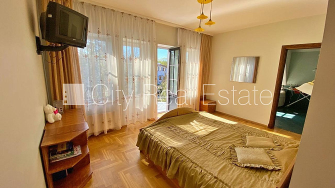 Labiekārtota apzaļumota teritorija 1011 m2, bruģēts piebraucamais ceļš, iežogota teritorija Jūrmala - foto 20