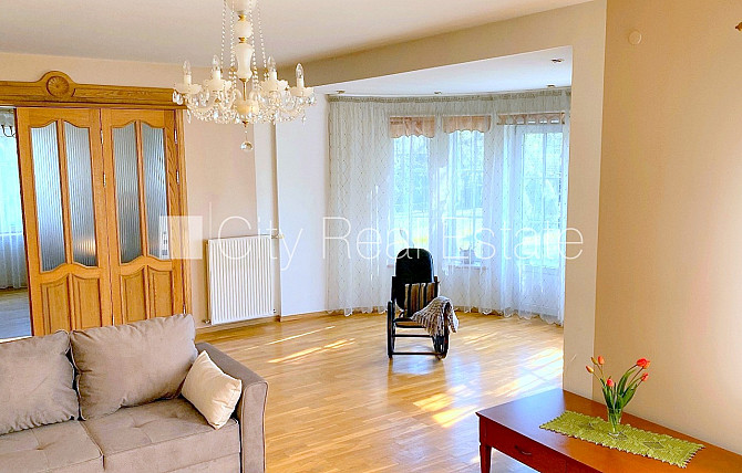 Labiekārtota apzaļumota teritorija 1011 m2, bruģēts piebraucamais ceļš, iežogota teritorija Jūrmala - foto 10