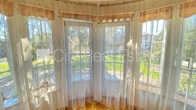 Labiekārtota apzaļumota teritorija 1011 m2, bruģēts piebraucamais ceļš, iežogota teritorija Jūrmala - foto 15