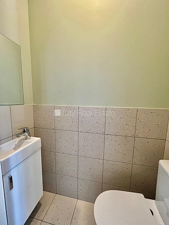 Restaurēta māja, ir lifts, kāpņu telpa pēc kapitālā remonta, guļamistabu skaits 2 gab., Rīga - foto 12