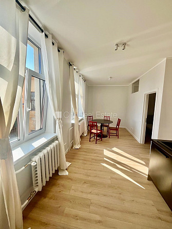 Restaurēta māja, ir lifts, kāpņu telpa pēc kapitālā remonta, guļamistabu skaits 2 gab., Rīga - foto 2