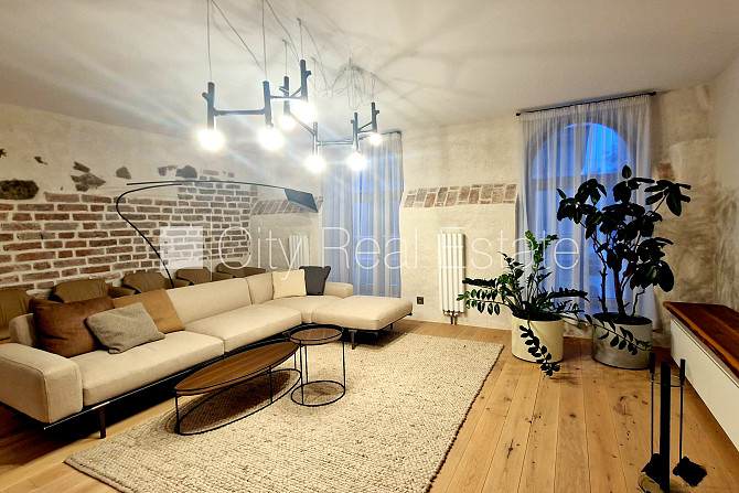 Fasādes māja, renovēta māja, slēgts pagalms, ieeja no pagalma, ir lifts, kāpņu telpa pēc Rīga - foto 1