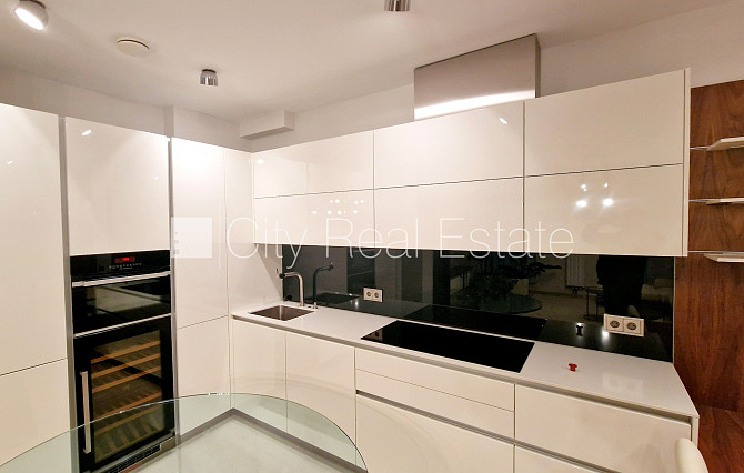 Fasādes māja, renovēta māja, slēgts pagalms, ieeja no pagalma, ir lifts, kāpņu telpa pēc Rīga - foto 7