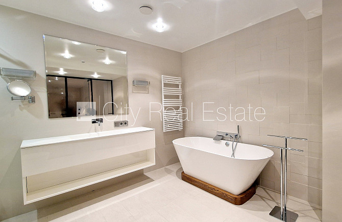 Fasādes māja, renovēta māja, slēgts pagalms, ieeja no pagalma, ir lifts, kāpņu telpa pēc Rīga - foto 13