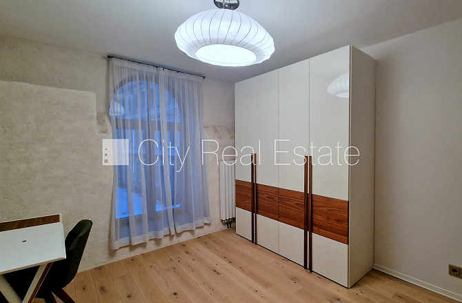 Fasādes māja, renovēta māja, slēgts pagalms, ieeja no pagalma, ir lifts, kāpņu telpa pēc Rīga - foto 15