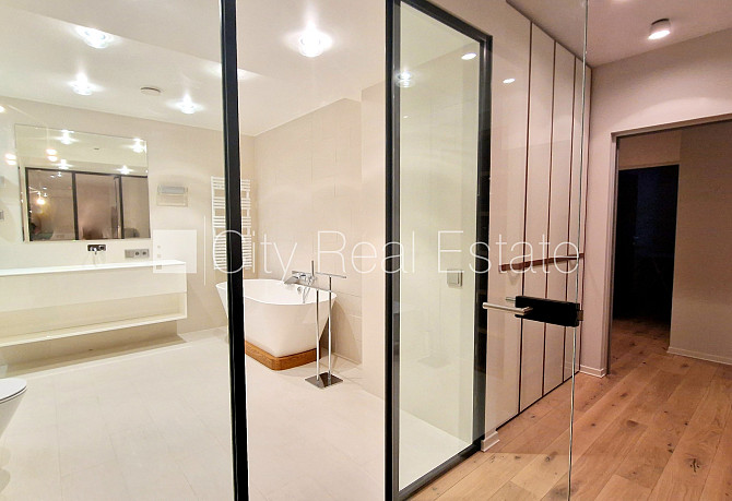 Fasādes māja, renovēta māja, slēgts pagalms, ieeja no pagalma, ir lifts, kāpņu telpa pēc Rīga - foto 11