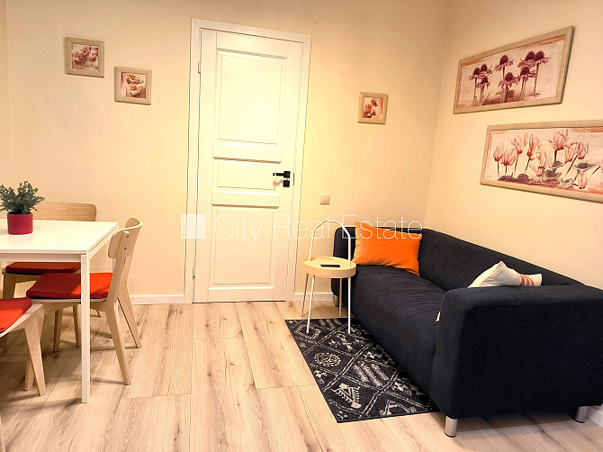 Pagalma ēka, renovēta māja, kāpņu telpa pēc kapitālā remonta, guļamistabu skaits 2 gab., Rīga - foto 2