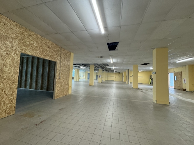 Apsildāma noliktava/ražotne 1. stāvā Ziepniekkalnā.  Vārti zemes līmenī.  Kolonnu Rīga - foto 7
