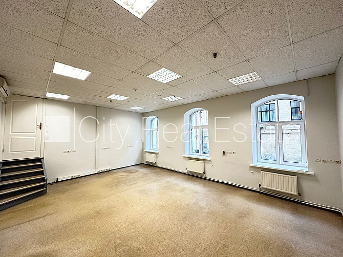 Fasādes māja, renovēta māja, labiekārtota apzaļumota teritorija, slēgts pagalms, kāpņu Rīga - foto 2