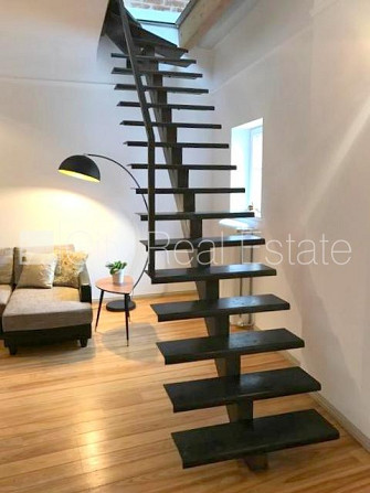 Fasādes māja, renovēta māja, labiekārtota apzaļumota teritorija, slēgts pagalms, kāpņu Rīga - foto 19