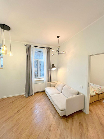 Pagalma ēka, renovēta māja, slēgts pagalms, ieeja no ielas un pagalma, kāpņu telpa pēc Rīga - foto 7