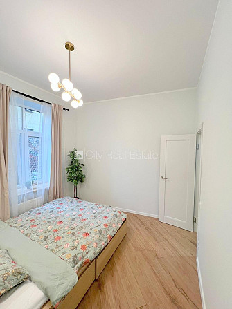 Pagalma ēka, renovēta māja, slēgts pagalms, ieeja no ielas un pagalma, kāpņu telpa pēc Rīga - foto 9
